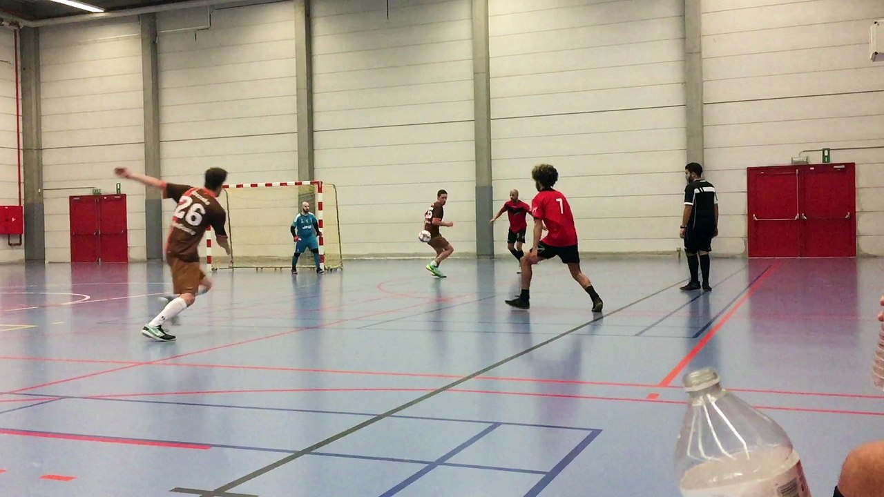 Media Markt Nieuwstraat VS Boes Booze