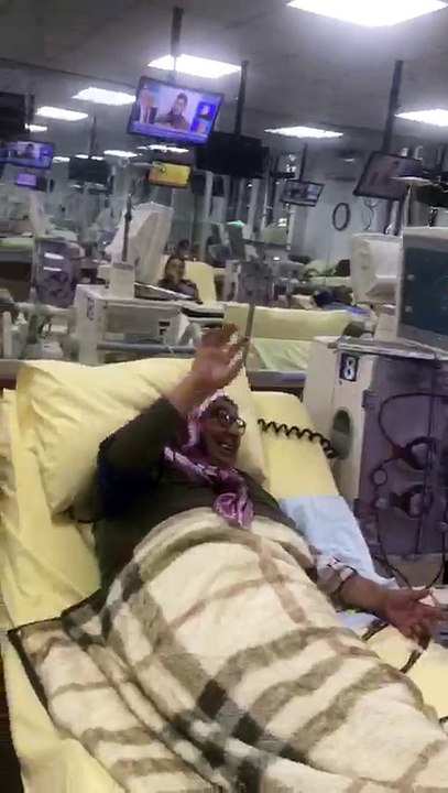 Doktor ve Hemşirelerinizden Hastalara Moral İçin Erik Dalı Performansı