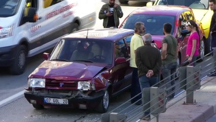 Antalya'da 7 aracın karıştığı zincirleme kaza: 2 yaralı