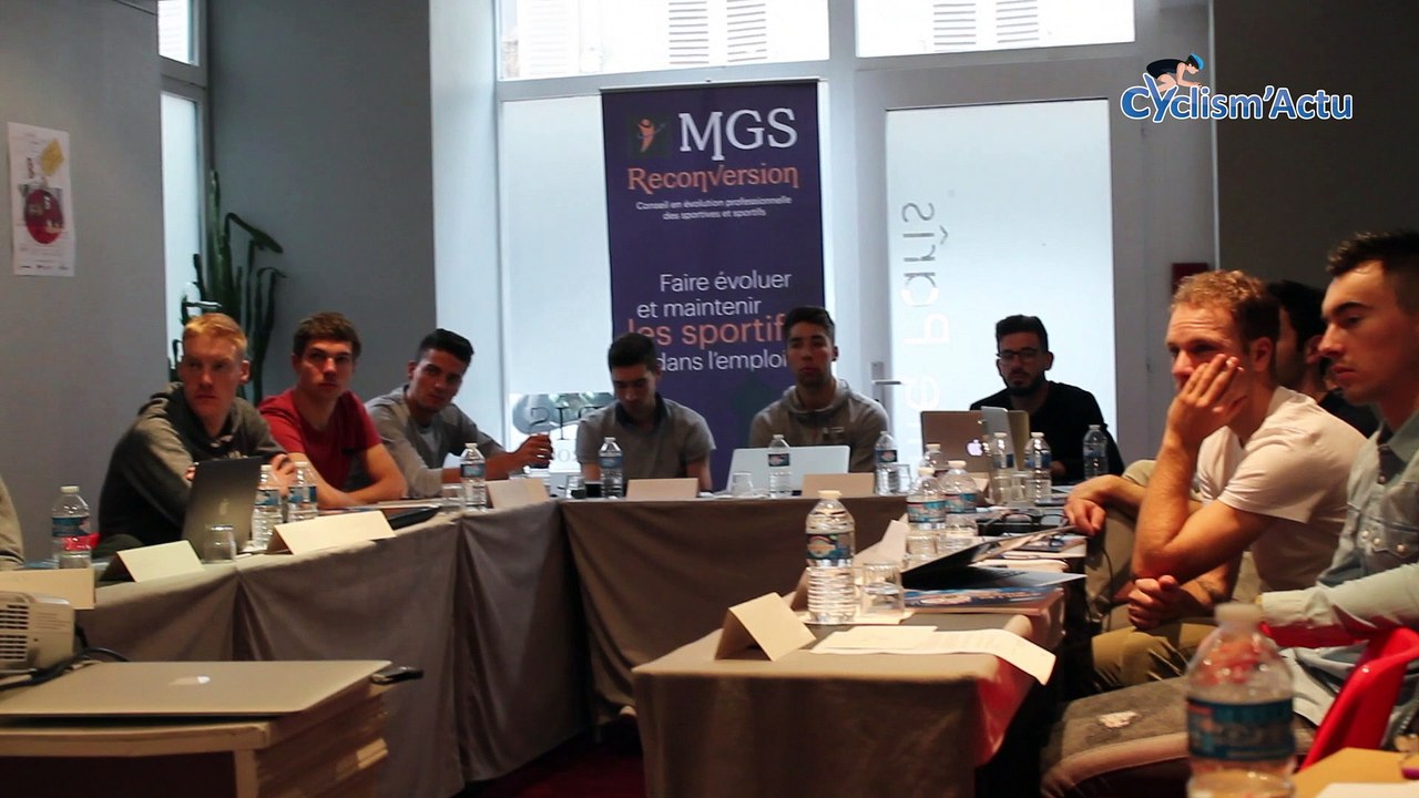Le Mag Cyclism'Actu - Quand les coureurs se forment et s'informent sur leurs droits et devoirs avec UNCP