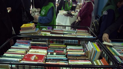 'Sen Oku Nepal Aydınlansın' kitap kermesi açıldı - İSTANBUL