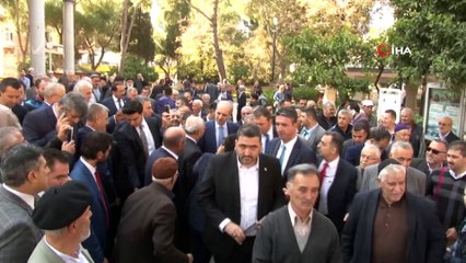 Esnaf Numan Kurtulmuş için sokak kapattı