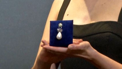 마리 앙투아네트 다이아몬드 진주 펜던트 412억원에 낙찰 / YTN