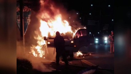 달리던 트럭에 불..."화물 적재함에서 발화" / YTN