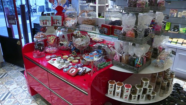 Vincennes : Jean-Claude Dreyfus aime les confitures de la Fabrique rue Lejemptel à Vincennes.