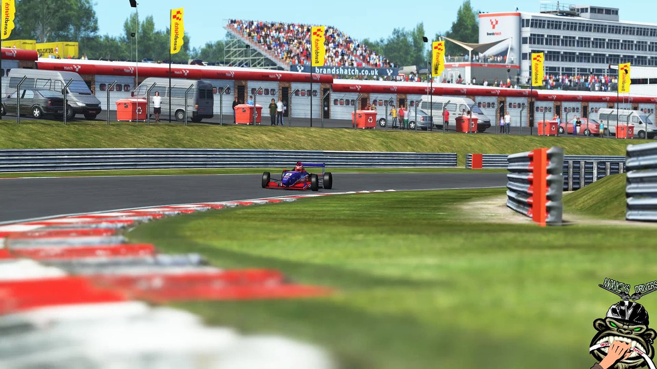 Tour de piste à Brands Hatch en USF 2000 sur Rfactor 2