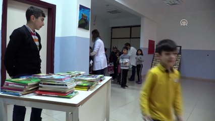 Konseri izlemek için köy okullarına kitap bağışında bulundular - ŞIRNAK