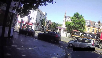 RF64 HKT pulls out without indicating or checking mirrors