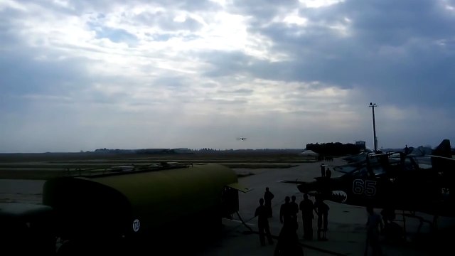 Impressionnant : cette avion est passé à très basse altitude