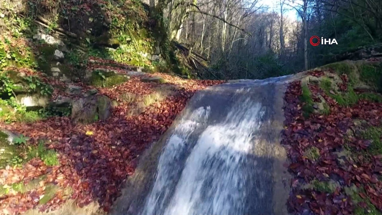Sonbaharın en güzel renklerini taşıyan Erfelek Tatlıca Şelaleleri böyle görüntülendi