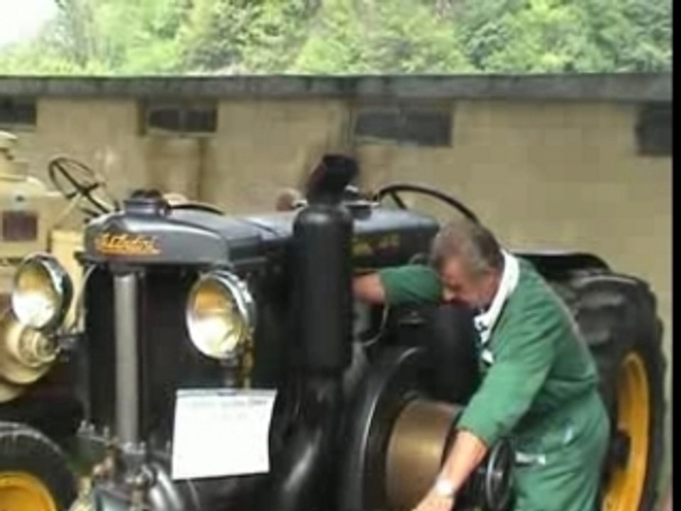 Fête de Chiusa Pesio Les tracteurs anciens