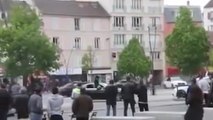 Ils font des gros drifts devant la mairie de Saint-Denis pour célébrer un mariage