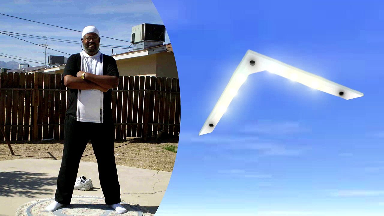 Yahweh summons a V shaped UFO directly in front of the public