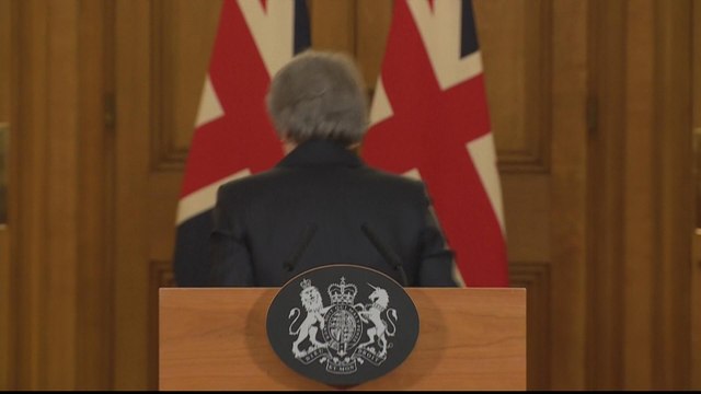 Brexit deal: Conservatives bid to remove May