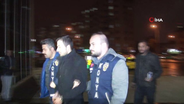 Komşusunu öldürüp çocuklarını yaralayan zanlı polise teslim oldu
