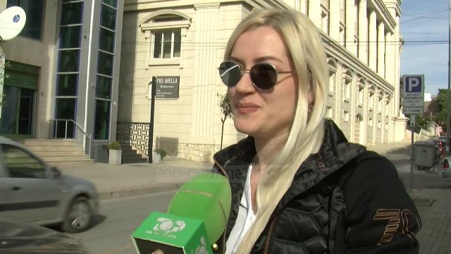 Sa lexohet në Durrës? Qytetarët: teknologjia na largoi nga libri - Top Channel Albania