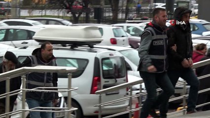 Camide abdest alan vatandaşın 8 bin TL'sini çalan 3 kişi adliyeye sevk edildi
