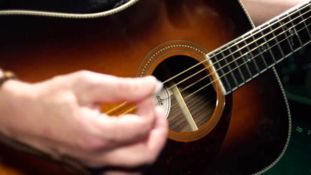 Tuna Kiremitçi & Gözde Öney - Görmüyorsun