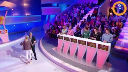 Nagui danse avec l’une de ses candidates et tombe complètement sous le charme !