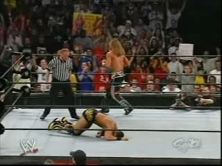 Hulk Hogan returns to Raw (2005)