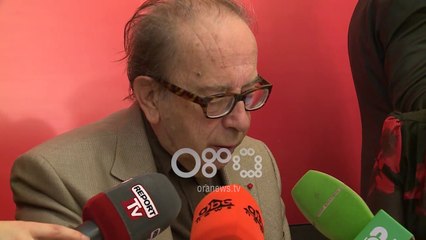 Ora News - Kadare promovon librin e ri “Kur sunduesit grinden”