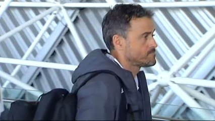 Cara seria de Luis Enrique en el retorno de la selección a España