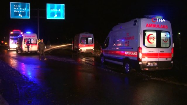 Elazığ'da midibüs şarampole uçtu: 17 yaralı