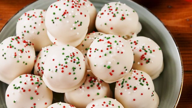 These Sugar Cookie Truffles Are Getting Us Hyped For Christmas