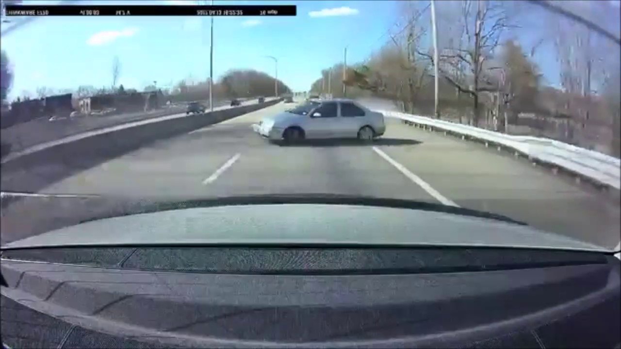 Cette automobiliste pressée va le regretter... Retour de Karma