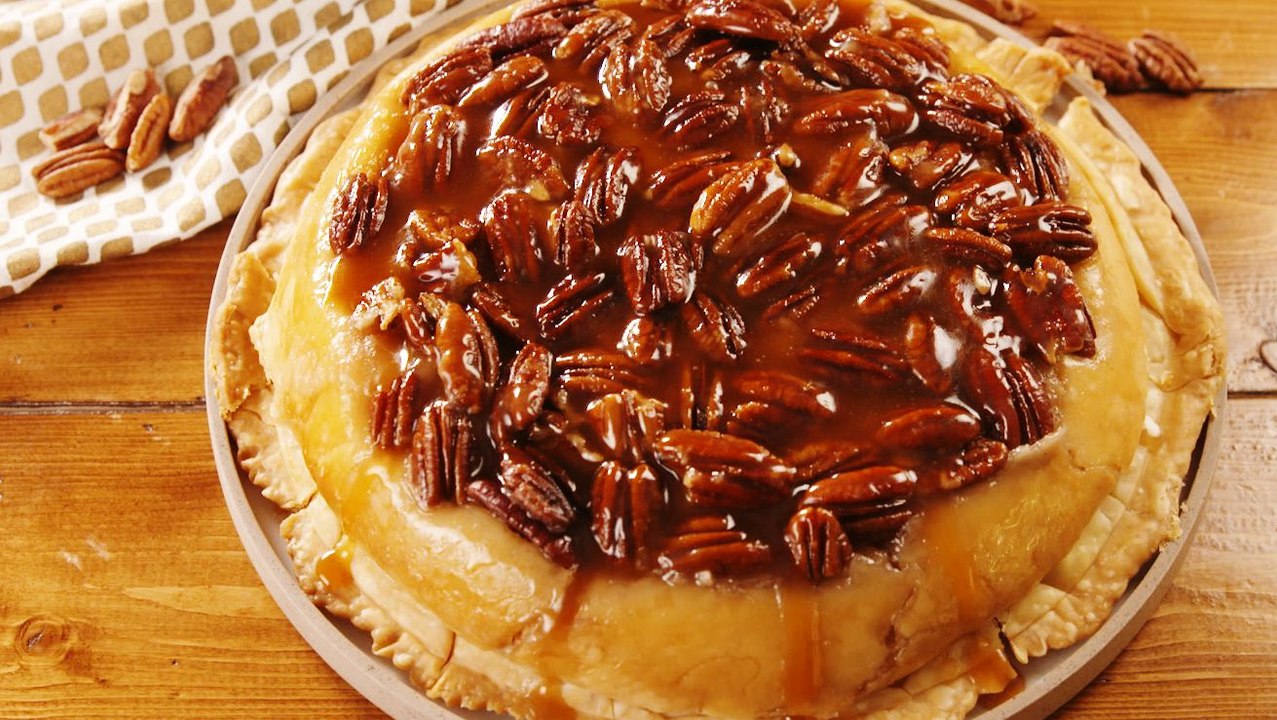 This Upside-Down Cheesecake Apple Pie Is All Your Favorite Desserts In One