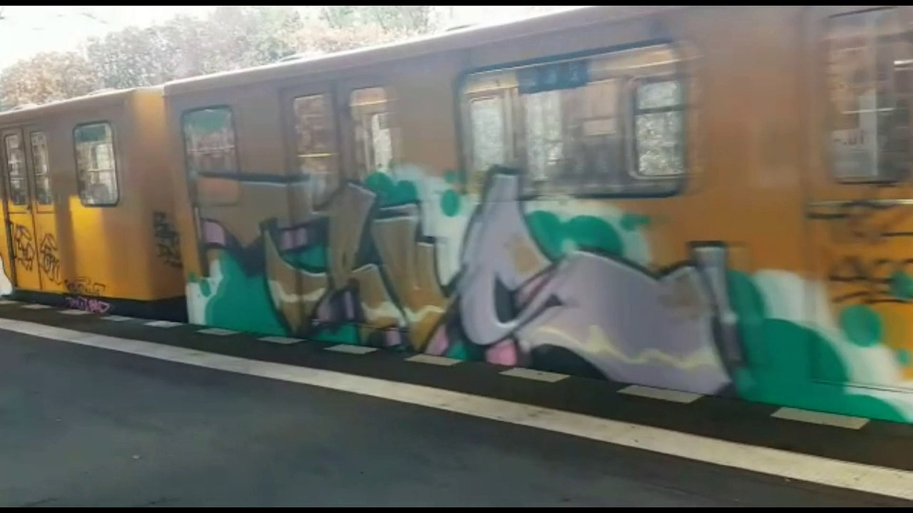 metro graffiti