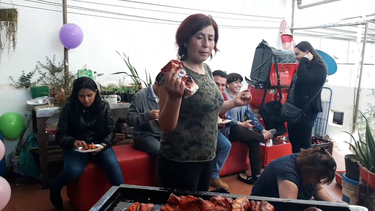 señora carmen y marina cumpliendo años