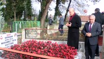 Bakan Soylu, şehit kaymakam Safitürk’ün mezarı başında dua etti