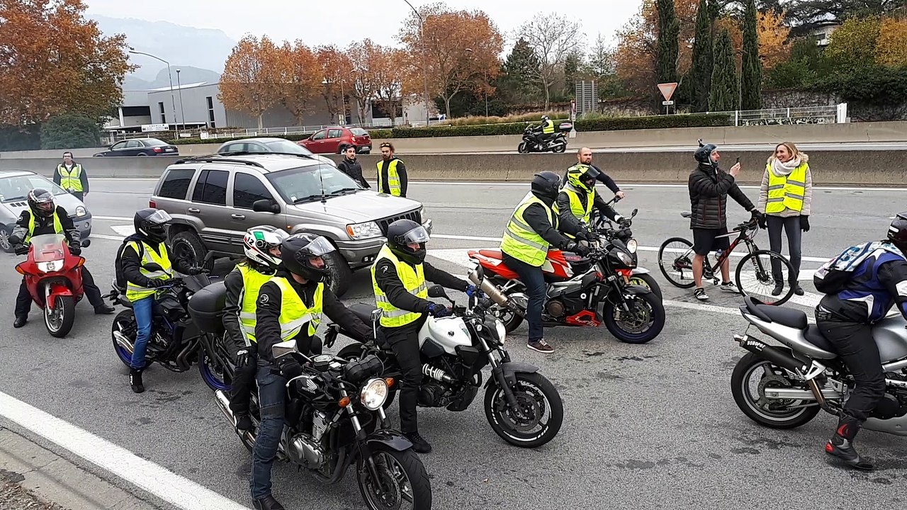 GRENOBLE | "Gilets jaunes": les manifestants toujours mobilisés
