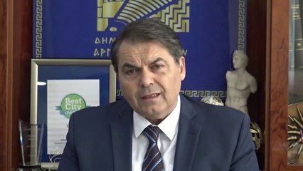 Greket nderojne Kacifas - Nje bust dhe rruge ne emrin e tij