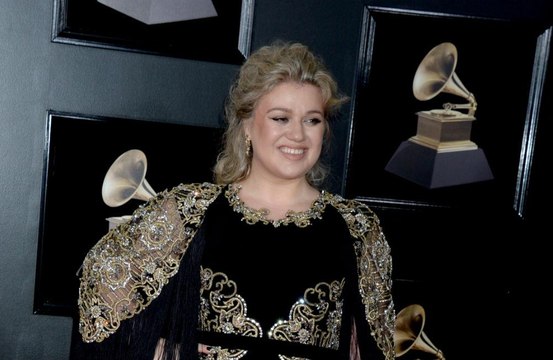 Kelly Clarkson has turned into 'a vampire'