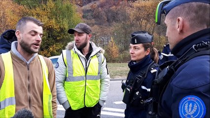 Passy : les CRS utilisent les gaz lacrymogènes