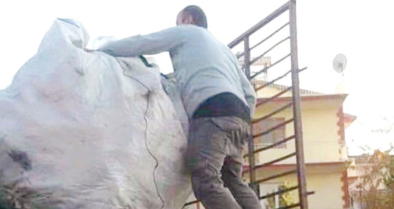 Hendek Operasyonlarında Yaralanan Hakan Akbulut, Çocuklarına Bakmak İçin Çöpten Pet Şişe Topluyor