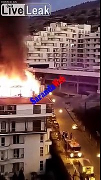 Incendie : le toit de cet hotel est entièrement en feu !