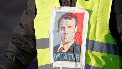 "السترات الصفراء" تشلّ فرنسا جزئياً ومقتل متظاهرة وجرح أكثر من مئة