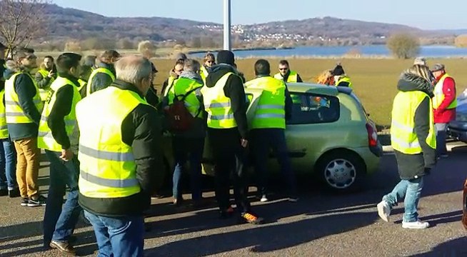 Petite altercation avec un automobiliste pressé au rond-point du Breuil de Pont-à-Mousson