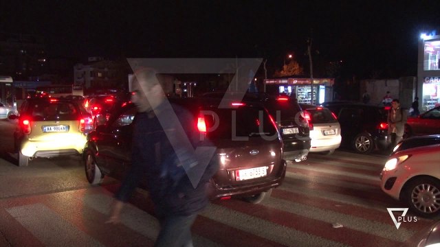 Kaos në qarkullim tek dogana - News, Lajme - Vizion Plus