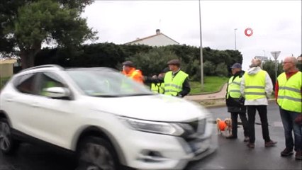 Fransa'da Sarı Yelekliler Yolları Kapattı: 1 Ölü, 47 Yaralı, 24 Gözaltı- "Sarı Yelekliler"...