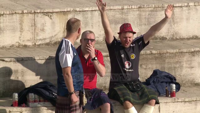 Para nisjes drejt Shkodrës, skocezët bëjnë donacione për fëmijët autikë - Top Channel Albania