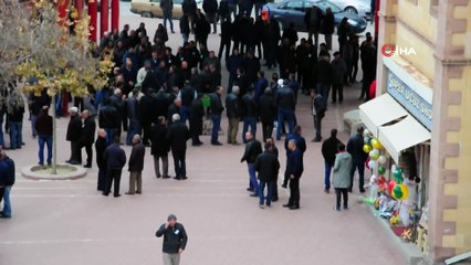 Ölü bulunan zabıta memuru, son yolculuğuna uğurlandı