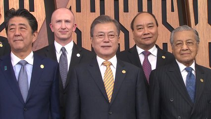 문 대통령, 파푸아·호주 연쇄 정상회담...오늘 APEC 참석 후 귀국 / YTN