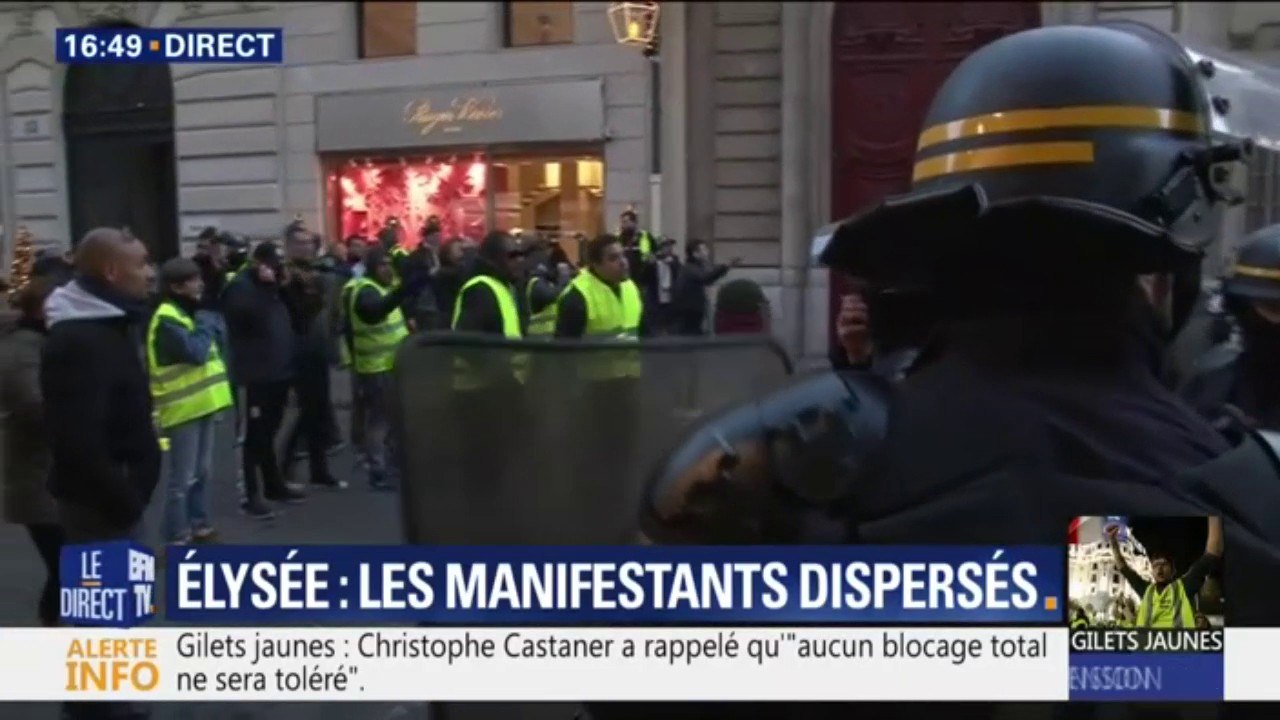 Gilets jaunes : des manifestants dispersés près de l'Élysée