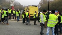 Gilets jaunes à Guingamp : des centaines de manifestants à Kernilien