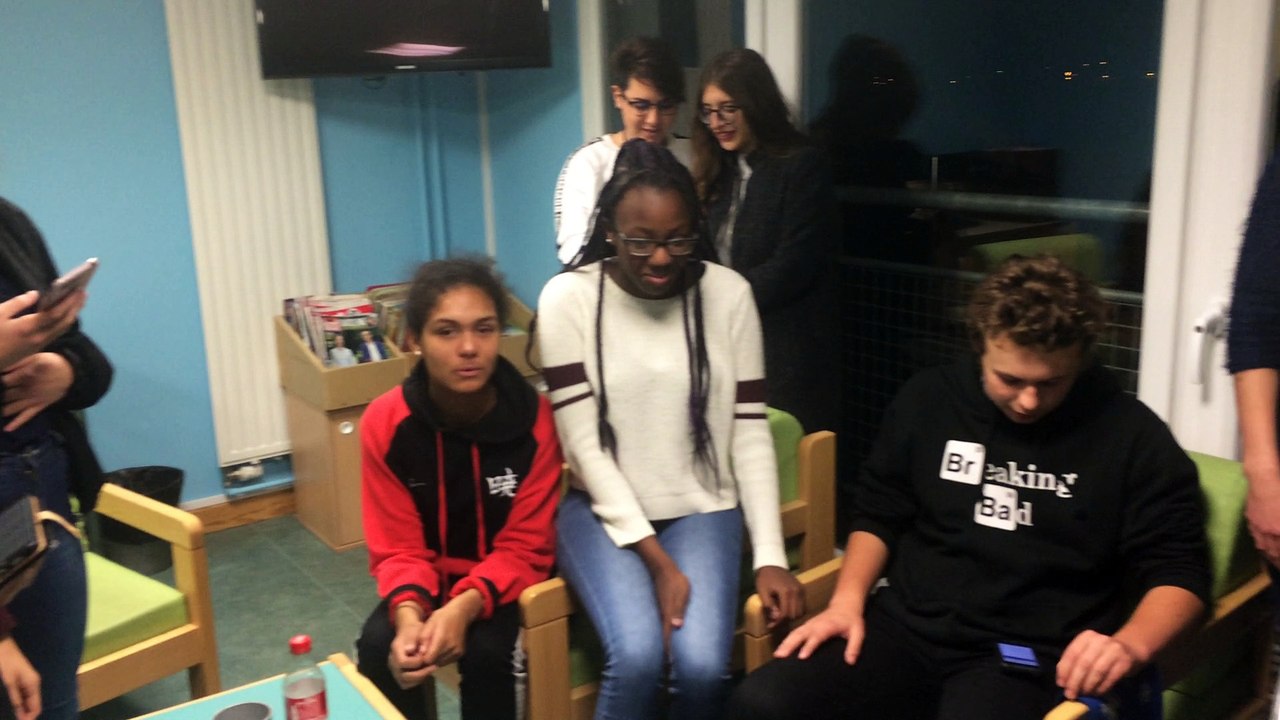 Lycéens européens et français s'occupent à l'internat