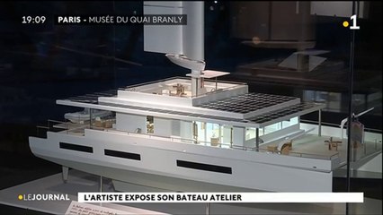 Titouan Lamazou expose son bateau atelier